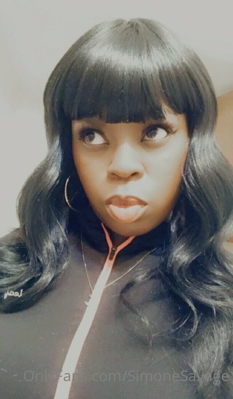 simonesavage sexy model photo
