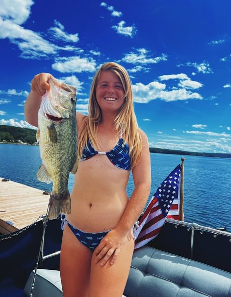 Kaitlyn Young star nudes pictures