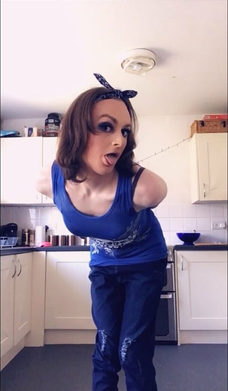 itszoestarr hd actress images