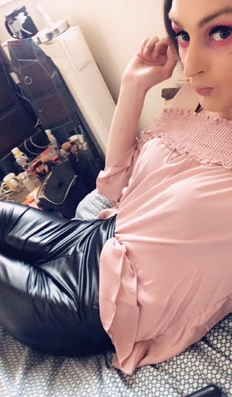 itszoestarr nudes model images