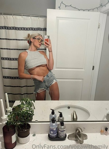 yogawithemily top actress pictures