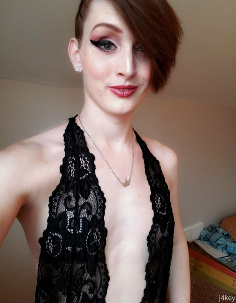 veroticajae exclusive model pics