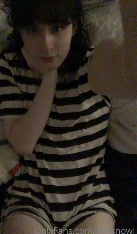 missnowi art actress img