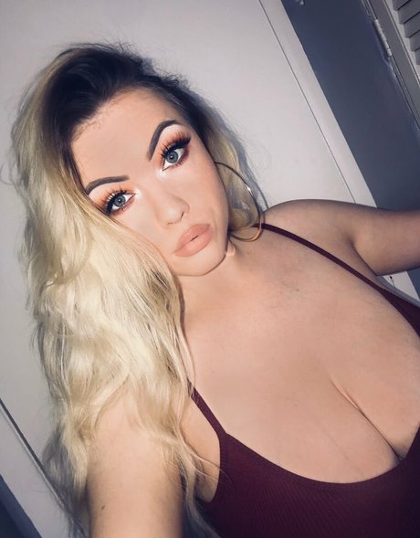 Kendall Rowan model high quality photos