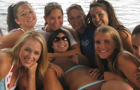 Amanda Wenk adult model img