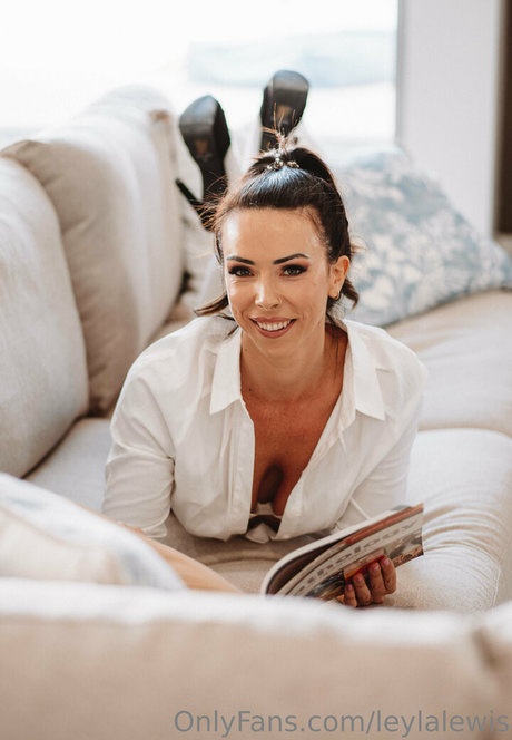 leylalewis star hot archive