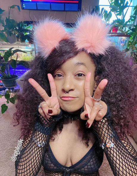 qtkek model perfect photo