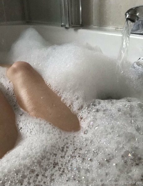 lottieskyee pornstar exclusive pic