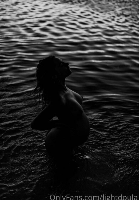 lightdoula top model picture