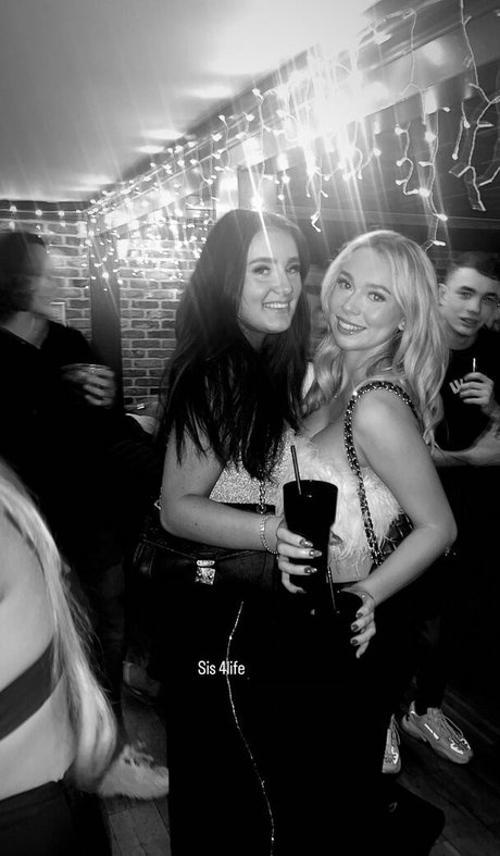 Isabella B pretty model img