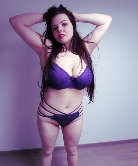 Nina Nightbloom Profile pic