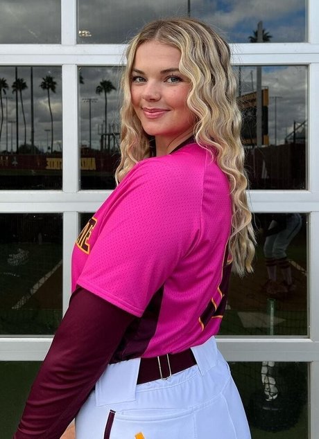 Sara K model art image