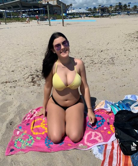 Lizzy Rae star high quality photos