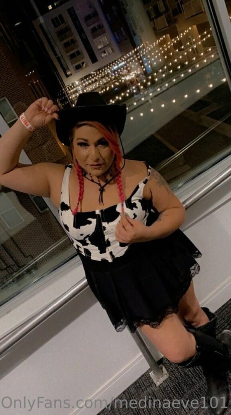 medinaeve101 model sex photos