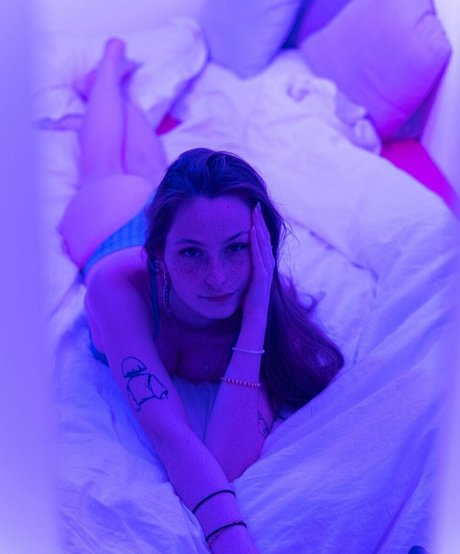 Caponce model pornographic photos