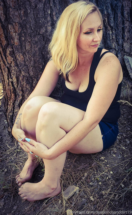 diamondsanddirt19 model hd image