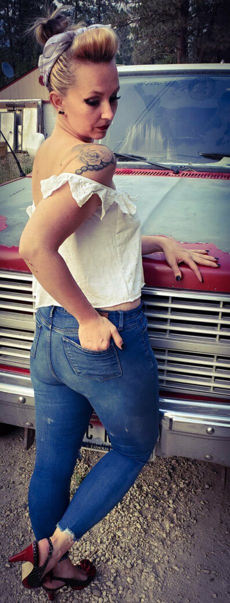 diamondsanddirt19 model nude photos