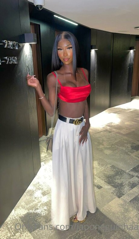 japoneguinhaa pretty model photo