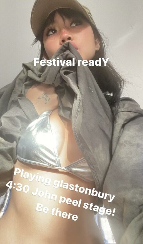 Beabadoobee nice actress pics