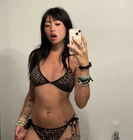 Beabadoobee model erotic photo