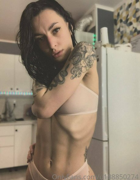 mikki likki star erotic photos