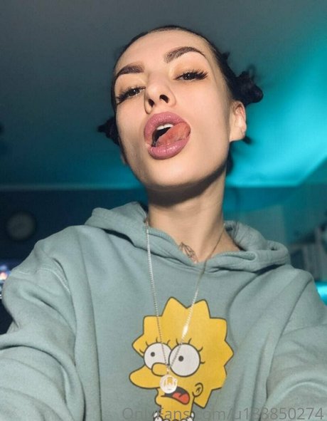 mikki likki high quality pornstar pics