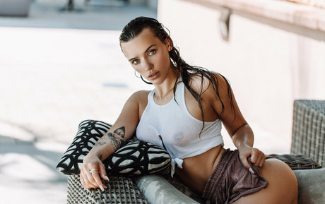 ally ana pornstar nude photos