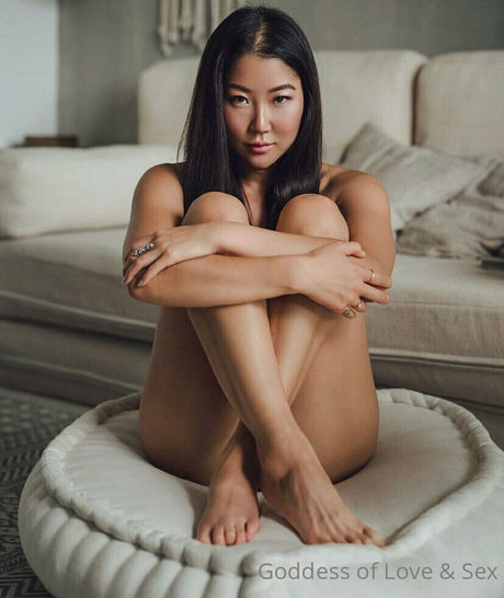 moonmaison model art picture