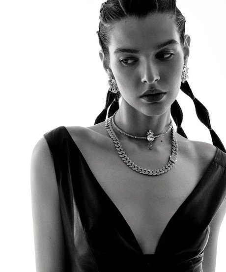 Sasha Zotova hd star images