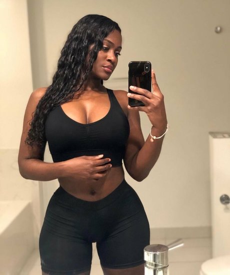 Babeth Lando pretty star pic