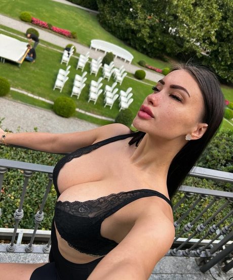 Lucrezia De Lellis Profile pic