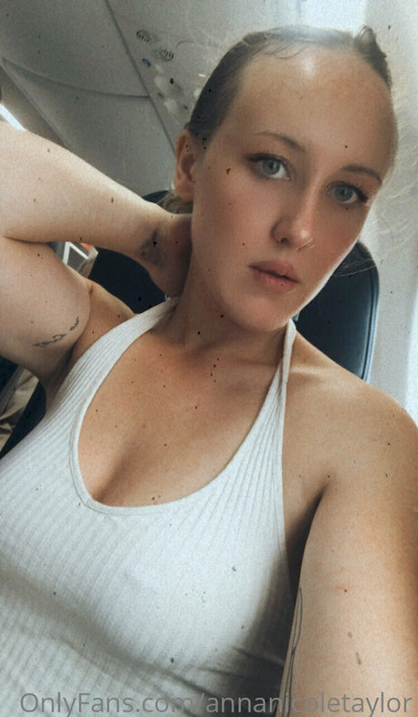 annanicoletaylor porn actress image