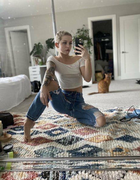 samanthaknoxxoxo art star photo