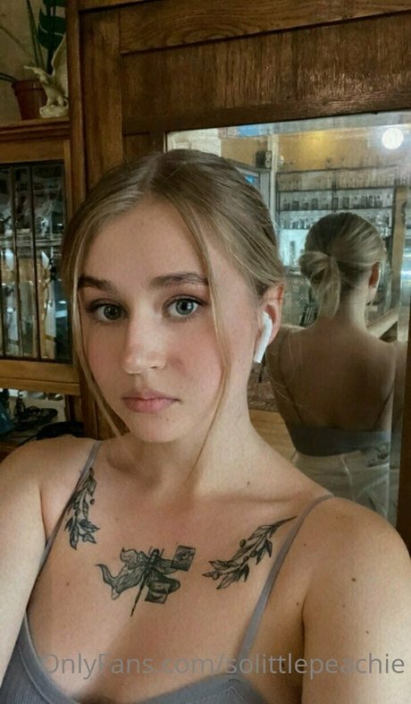 solittlepeachie sexy pornstar archive