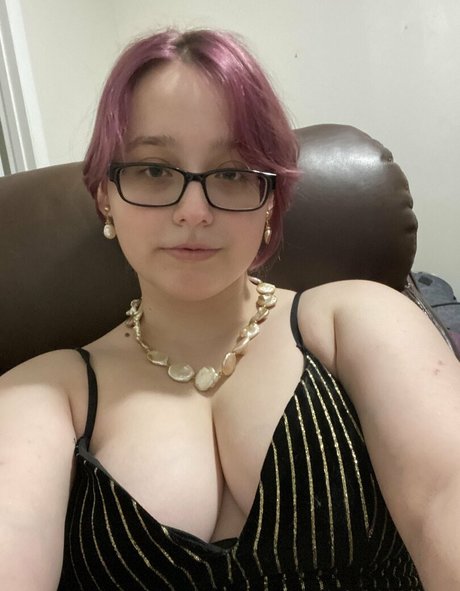 Liv Lovelace model nude archive