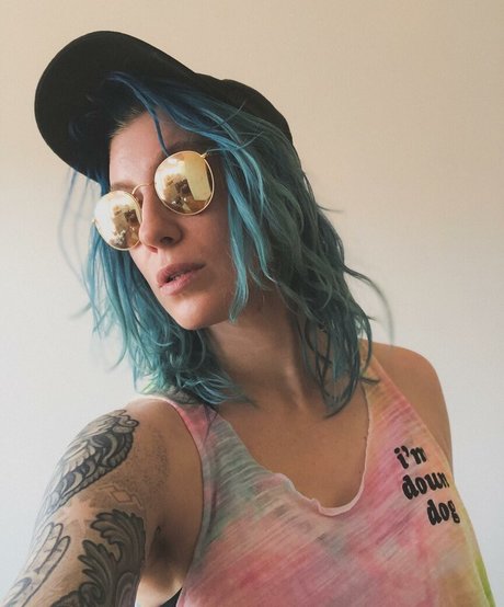 DanikaXIX model pornographic images