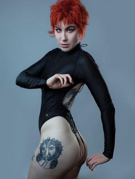 DanikaXIX erotic model image