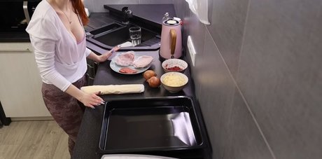 LittleBee erotic model archive