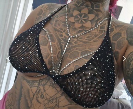 Sian Keela star hot images