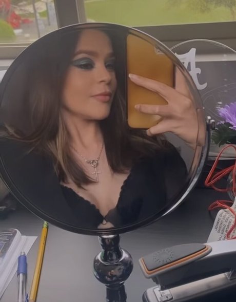 Thiessa Thiessita sexy pornstar pics