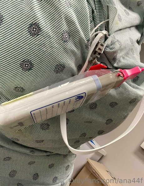 ana44f pornographic model picture