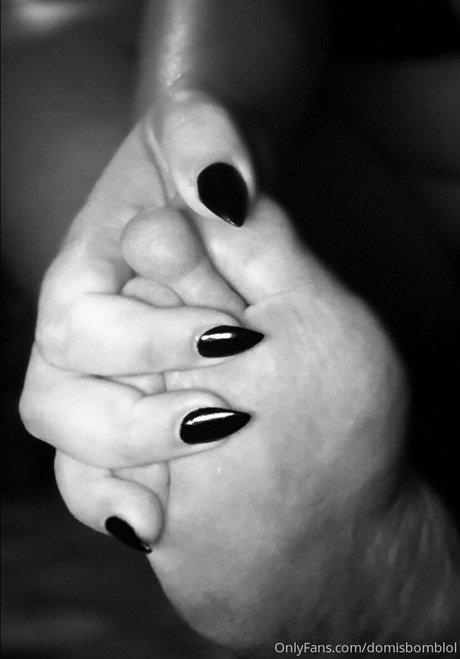 domisbomb perfect actress pics