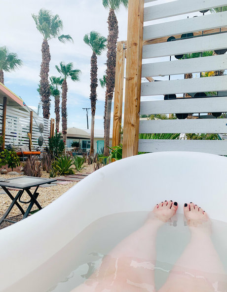 domisbomb nude model archive