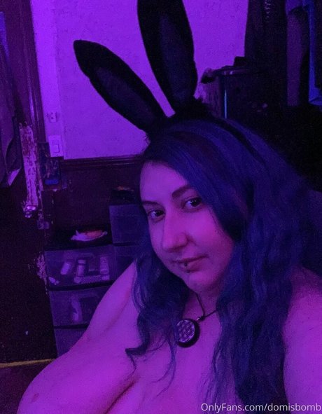 domisbomb nudes actress pic