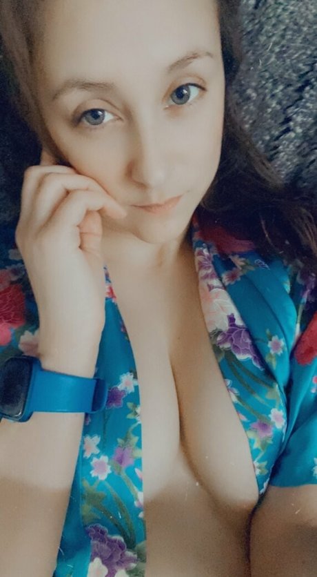 luna goodchild sexy model image