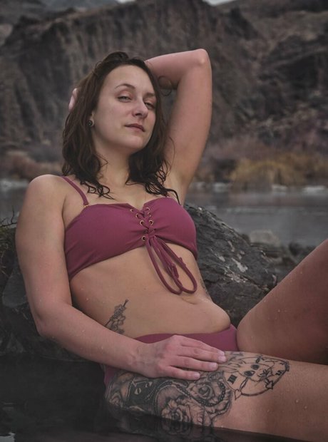 luna goodchild art model img