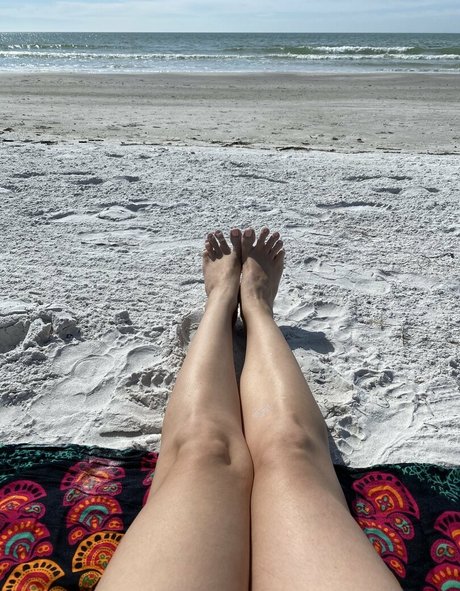 missashlynn naked model img