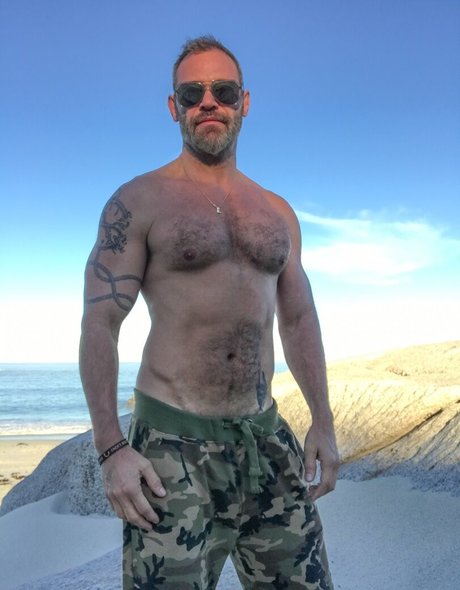 girl on girl onlyfans art naked photo