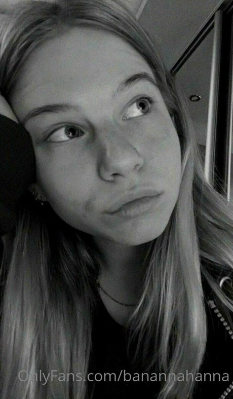 banannahanna nude pornstar pic