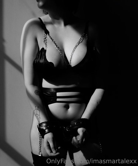 imasmartalexx model pornographic image